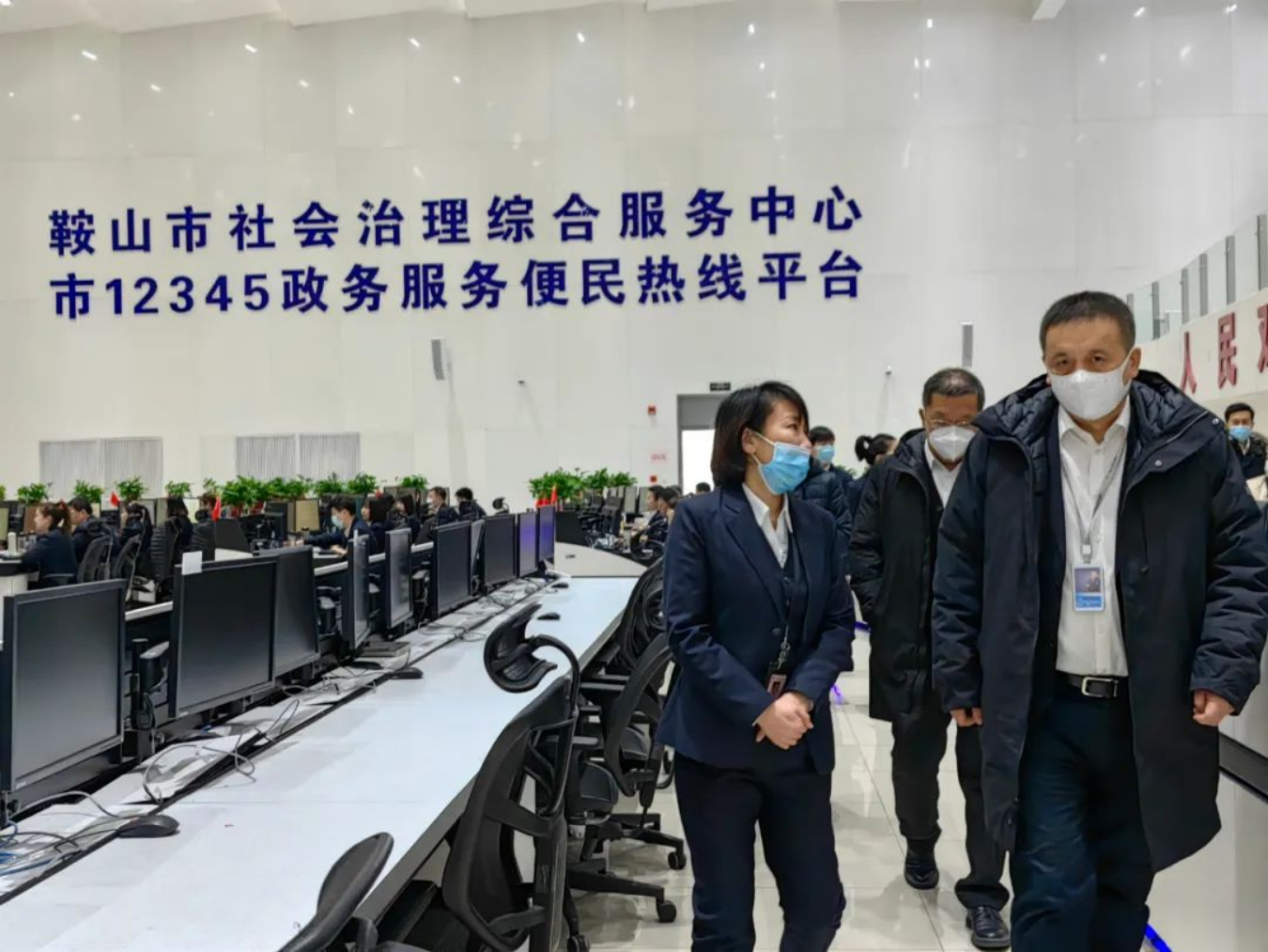 数九冬风冰雪寒，，，，，，新春慰问关怀暖