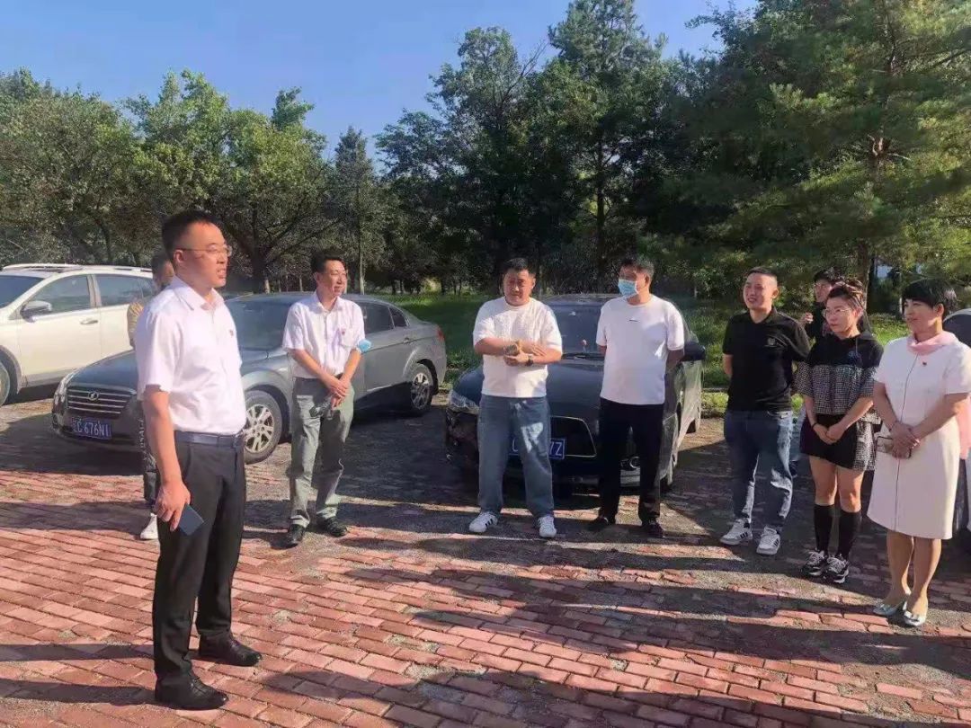 巩固脱贫攻坚成果，，，，，助力乡村振兴——ca888亚洲城官网集团向岫岩县黄花甸镇关门山村送驻村干部工作(图3)