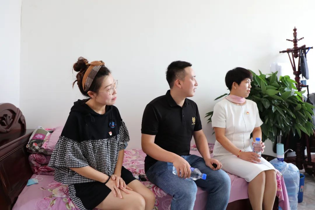巩固脱贫攻坚成果，，，，，助力乡村振兴——ca888亚洲城官网集团向岫岩县黄花甸镇关门山村送驻村干部工作(图5)